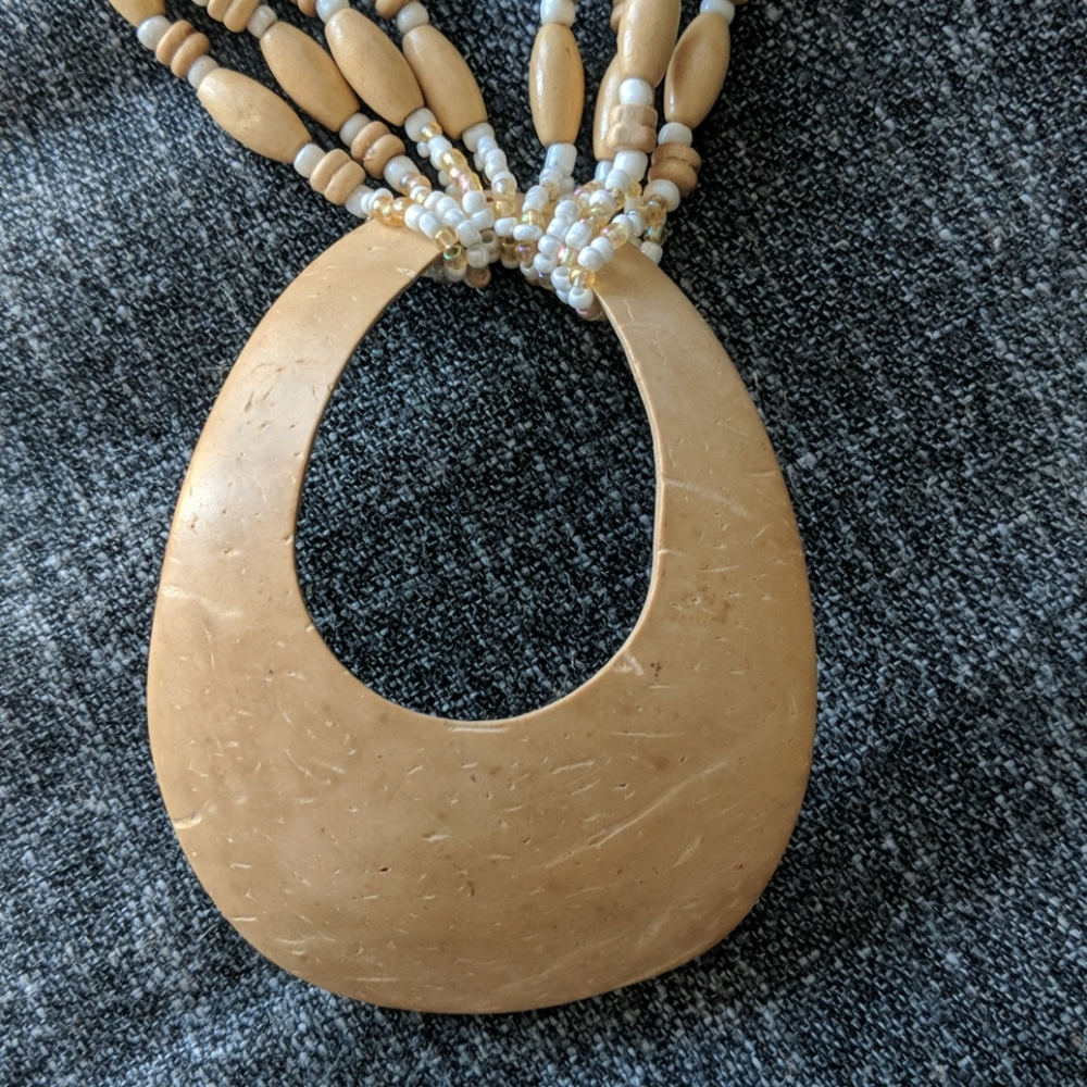 Shell Necklace - Picture 2 of 5